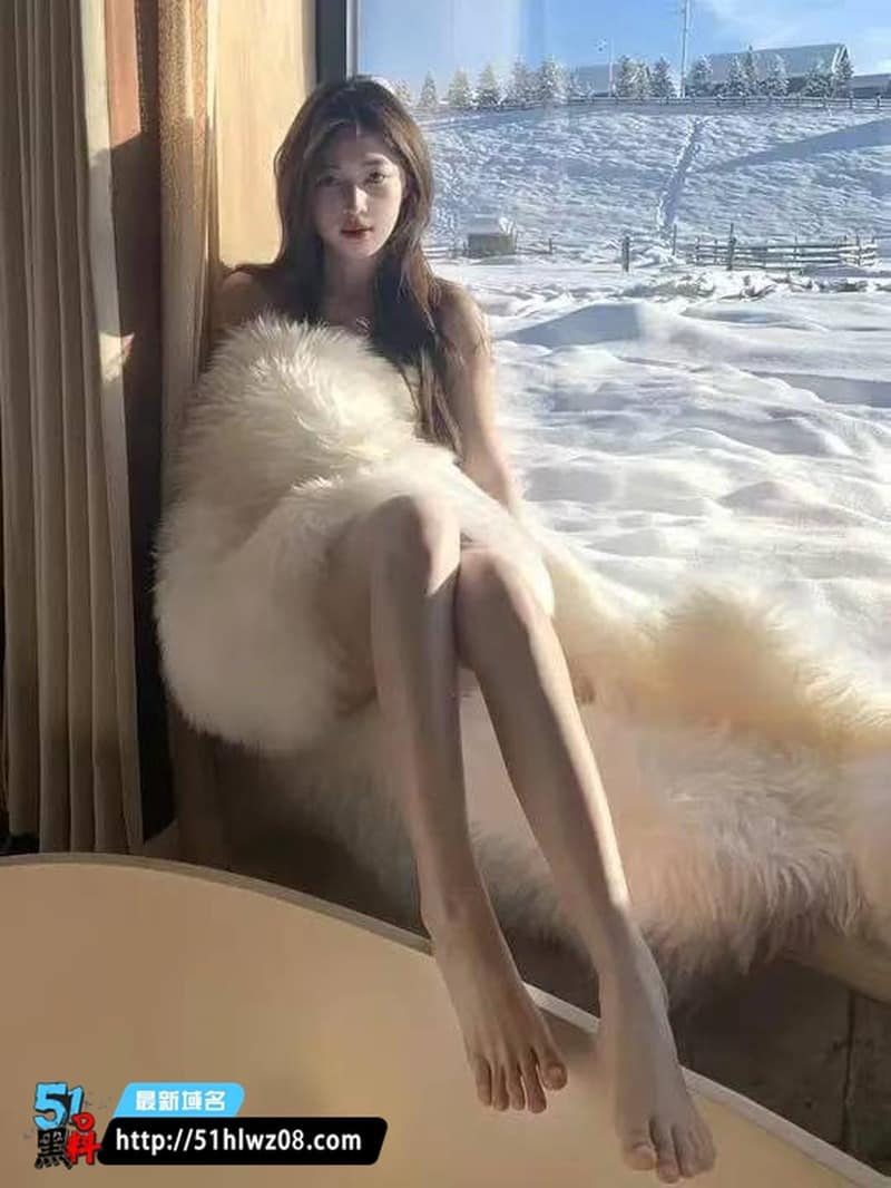 武汉大学校花李娜毕业聚会视频流出跪床深喉反差太顶 大学生