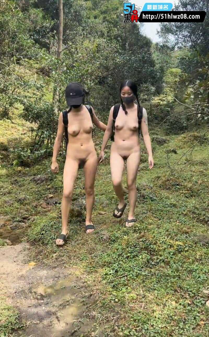 cikaimoon联手LiWaynix野外全裸徒步双绝美身材在溪边湿身 双人露出