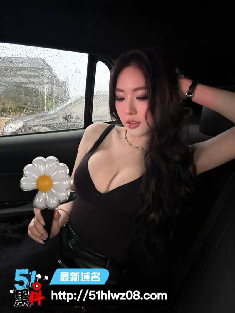 杨欣懿私生活实录曝光丨清纯人设崩塌背后炮友名单太顶 反差网红
