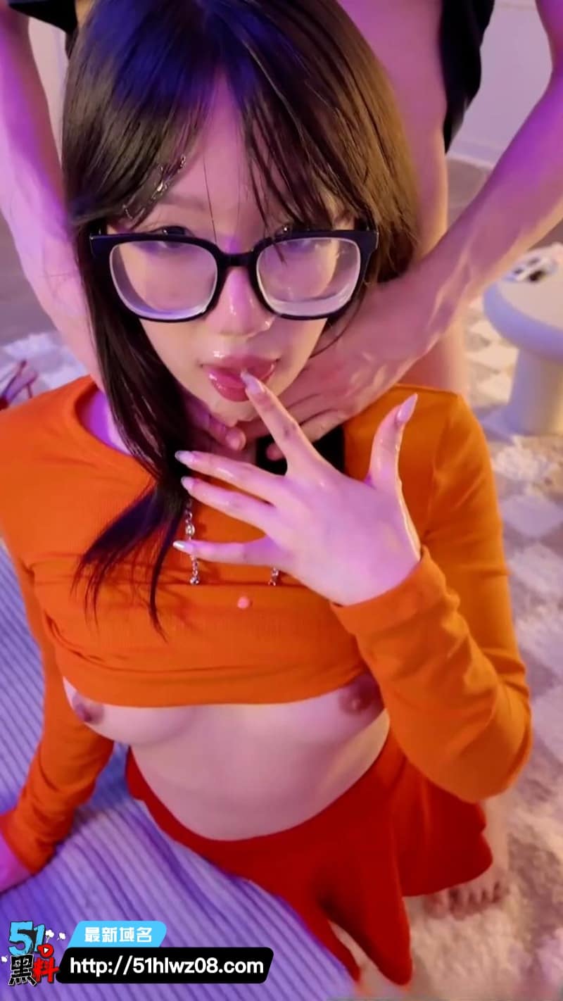 Aryminh这波反差我是真没绷住，眼镜妹深喉技术简直是顶级杀手锏 口交视频