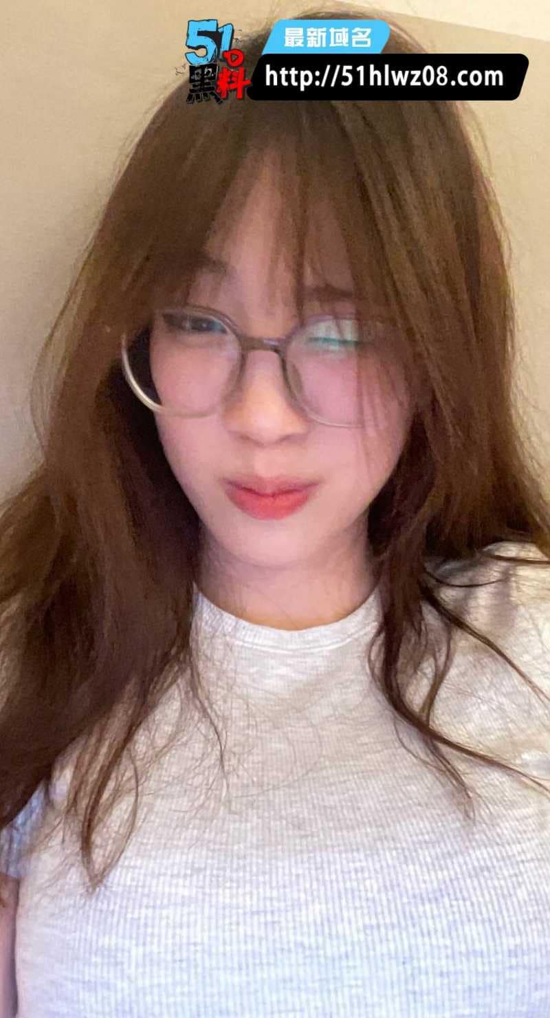 眼镜妹合集丨看着斯文清纯其实私下浪得没边，反差感直接顶满