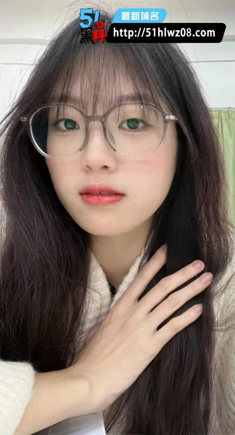 眼镜妹合集丨看着斯文清纯其实私下浪得没边，反差感直接顶满 高清无码视频