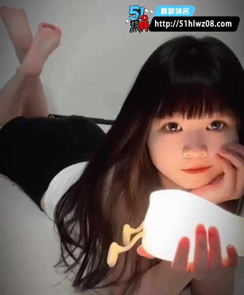 小网美牛牛私照反差大丨齐刘海清纯人设私下被前男友拍得这么野 露脸做爱