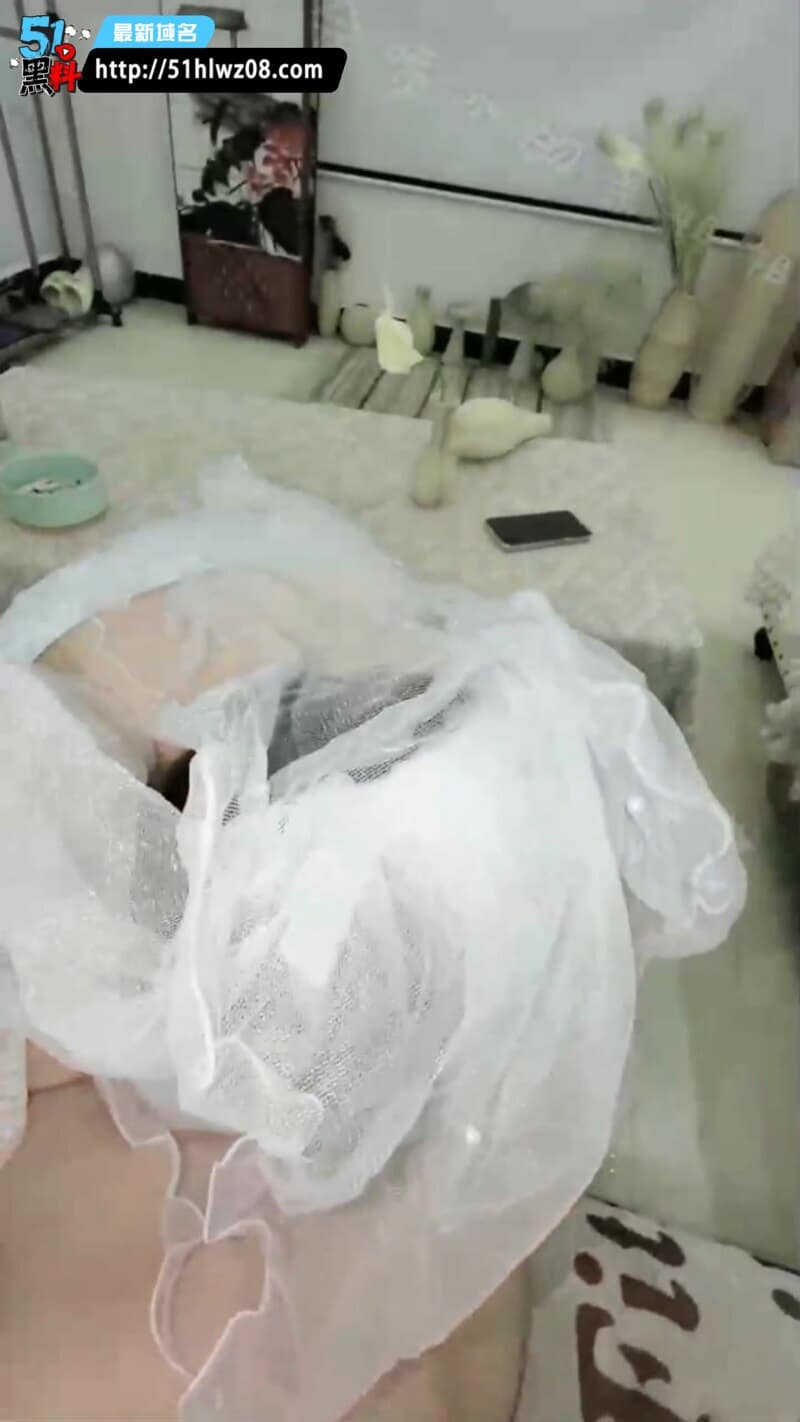 海角亲姐姐禁欲七天爆发，穿婚纱在钟点房被弟弟干到喷水 内射