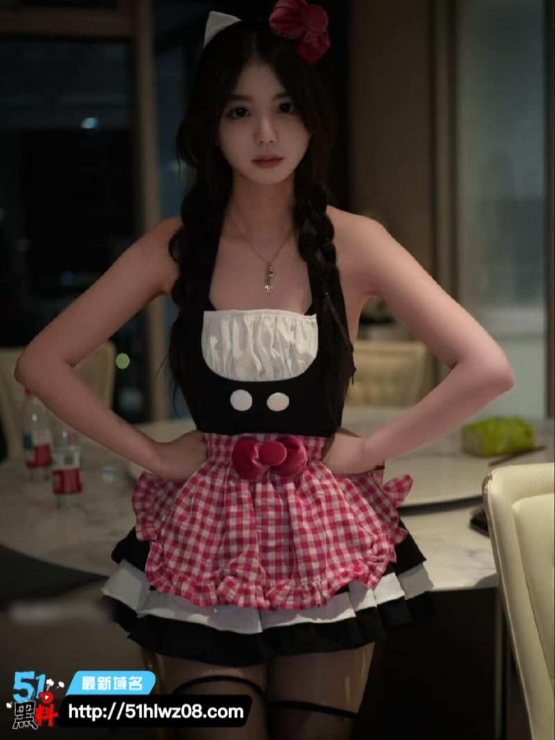八酱抖音装纯人设在推特被扒光大奶乱晃流水细节太顶 大胸美女