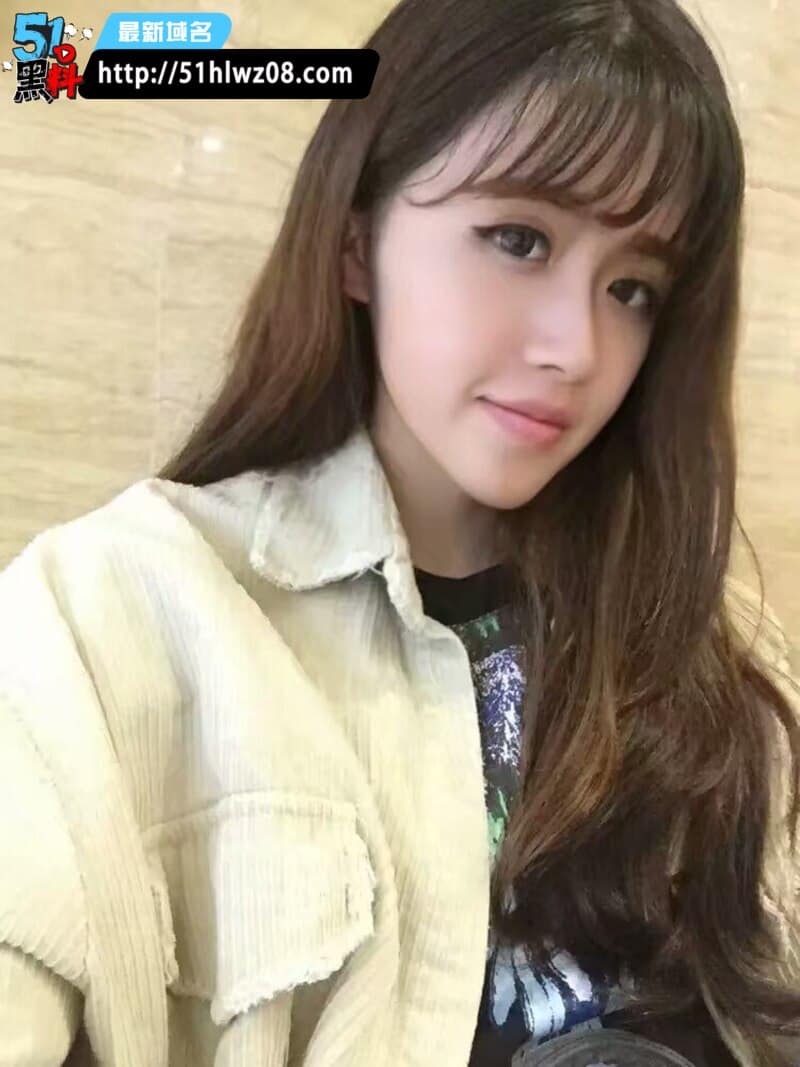 李昕玉裸贷视频外流在洗手间全裸举身份证转圈拍得太清晰 校园反差