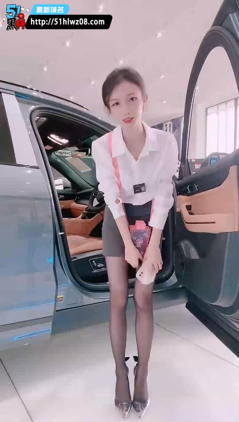 凯莉卖车直播塞跳蛋内幕，黑丝长腿娇喘细节太顶 反差
