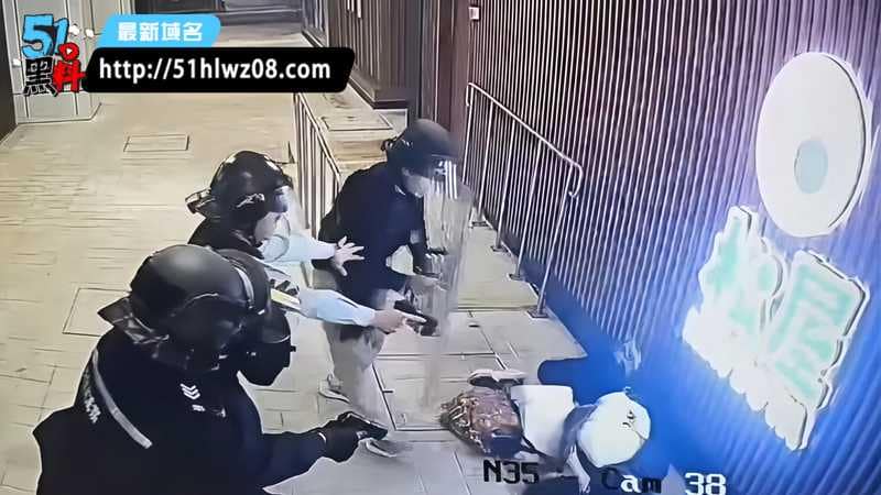 屯门市广场持刀劫持惊魂，越南男子挥舞牛肉刀被击毙 冰毒爆料