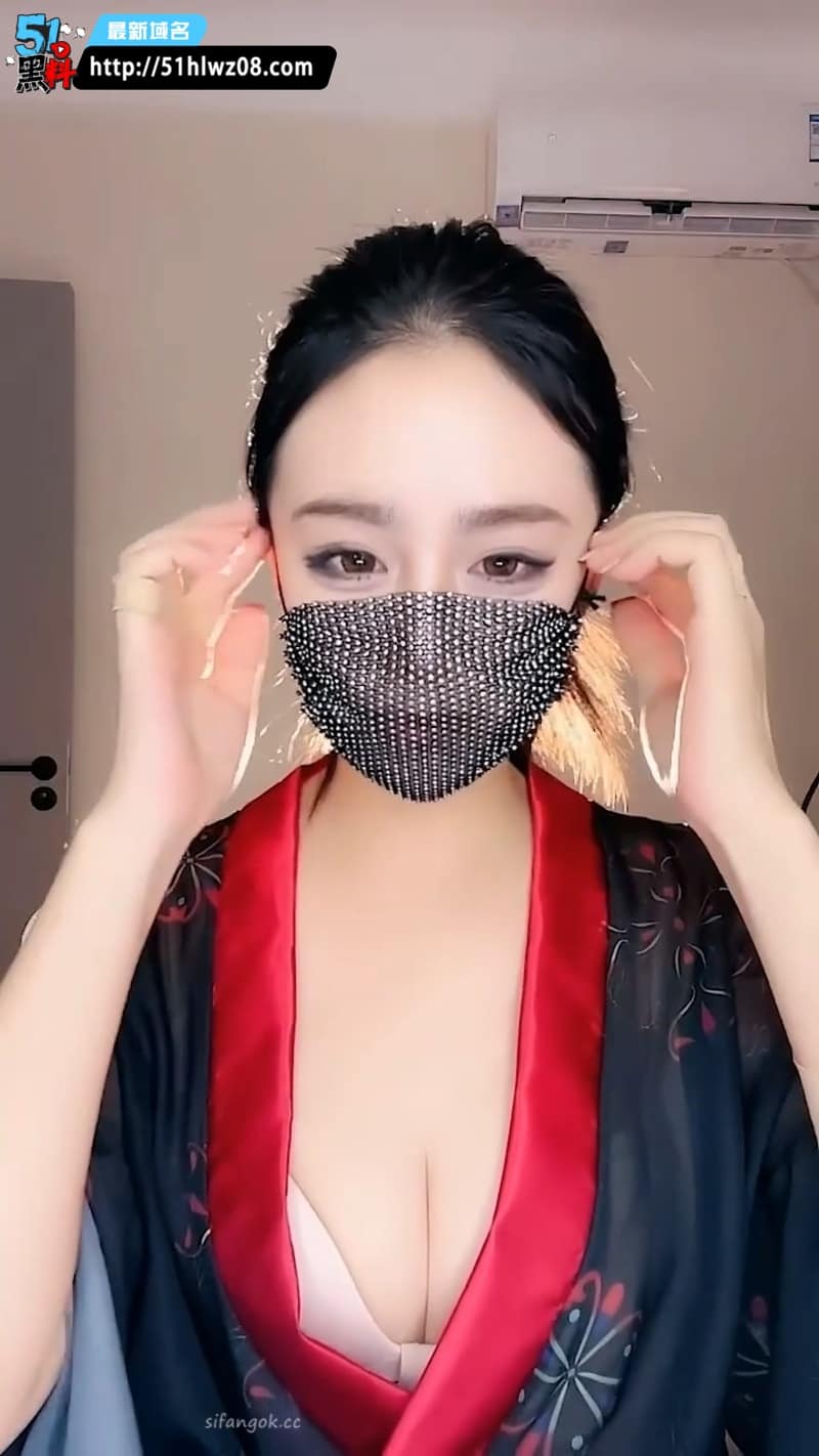 半糖御姐西西VIP房视频流出丨黑森林反差尺度真的顶 完整视频在线播放