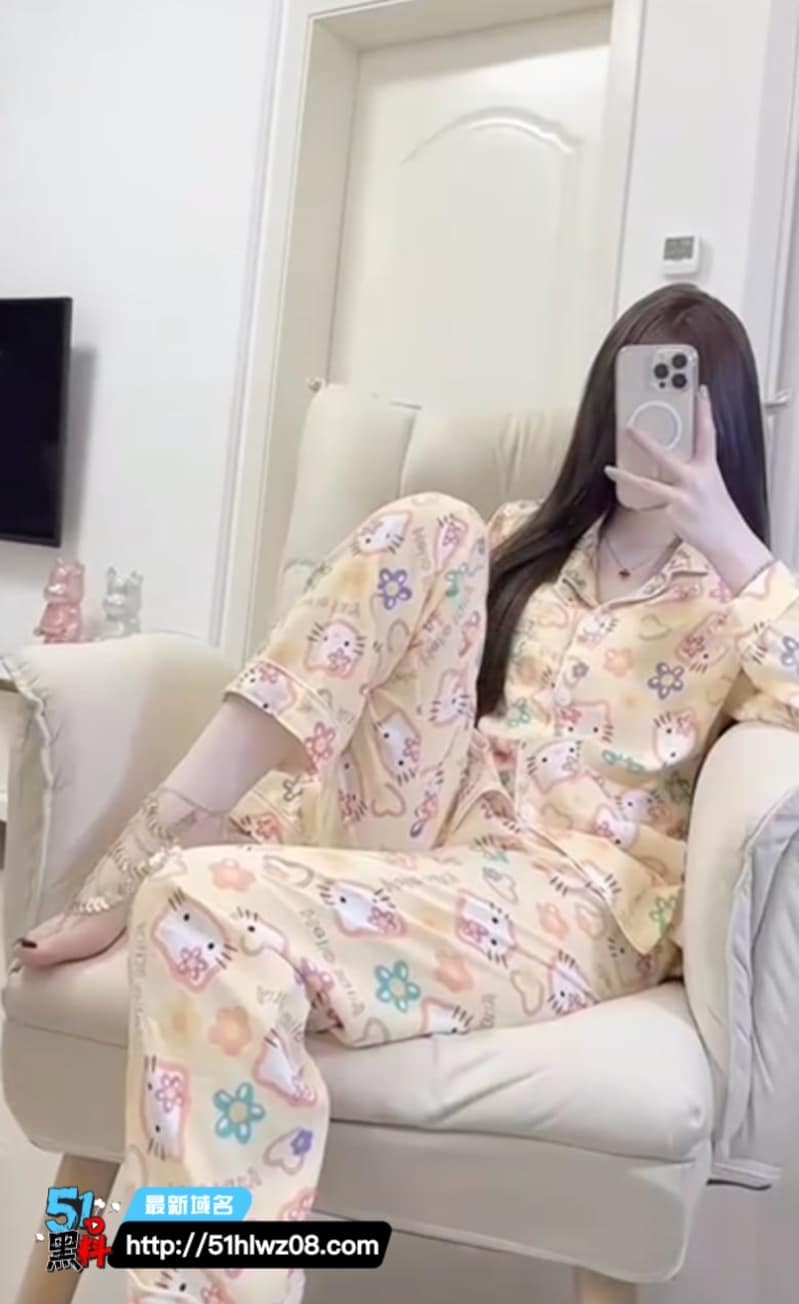 黑丝美足足交内幕，脚趾揉搓细节太顶直接喷满腿 黑丝美腿