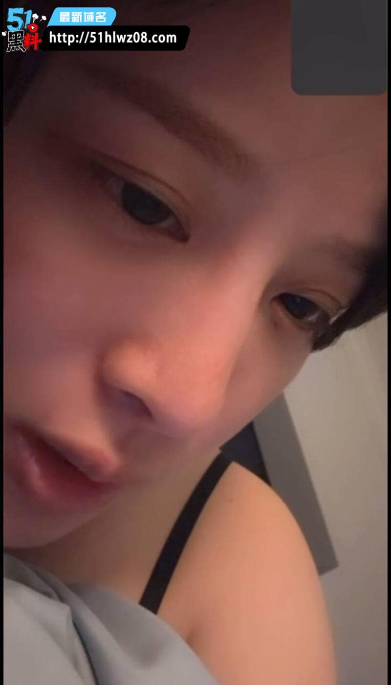 兔兔baby看着像没被污染的甜妹，私下裸聊脱光自慰反差太强 网红