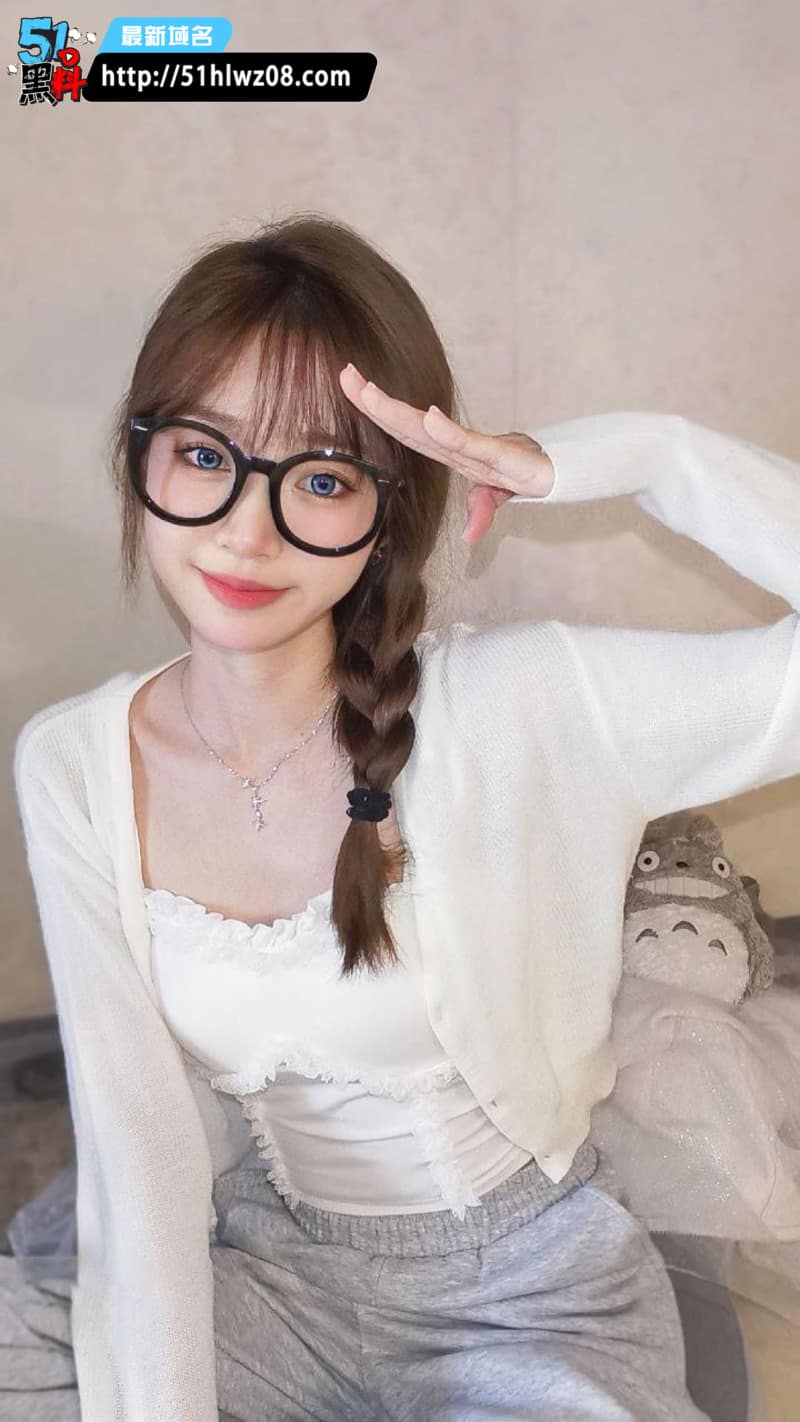 李艳红这反差我真绷不住，江西卫职学姐线上装纯线下跪舔太顶了 无套内射