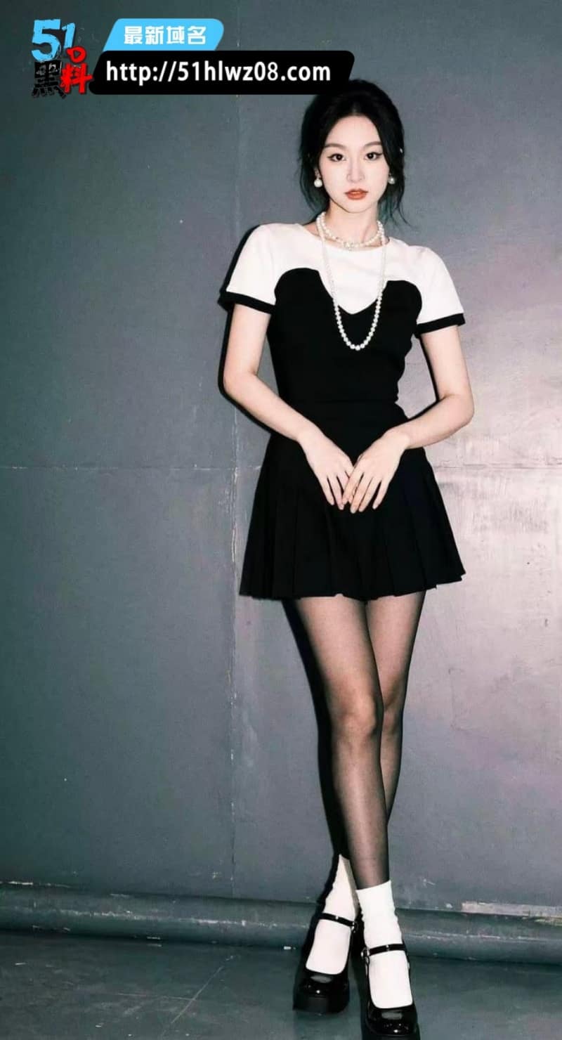 徐雪晗平时看着像乖乖女，私下竟跟男友兄弟玩这么野