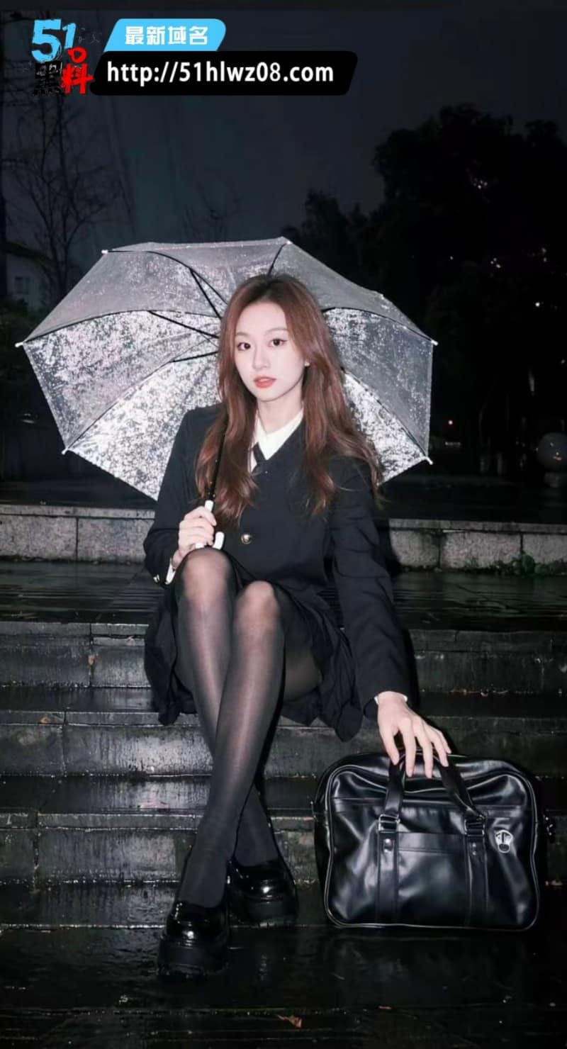 徐雪晗平时看着像乖乖女，私下竟跟男友兄弟玩这么野 反差