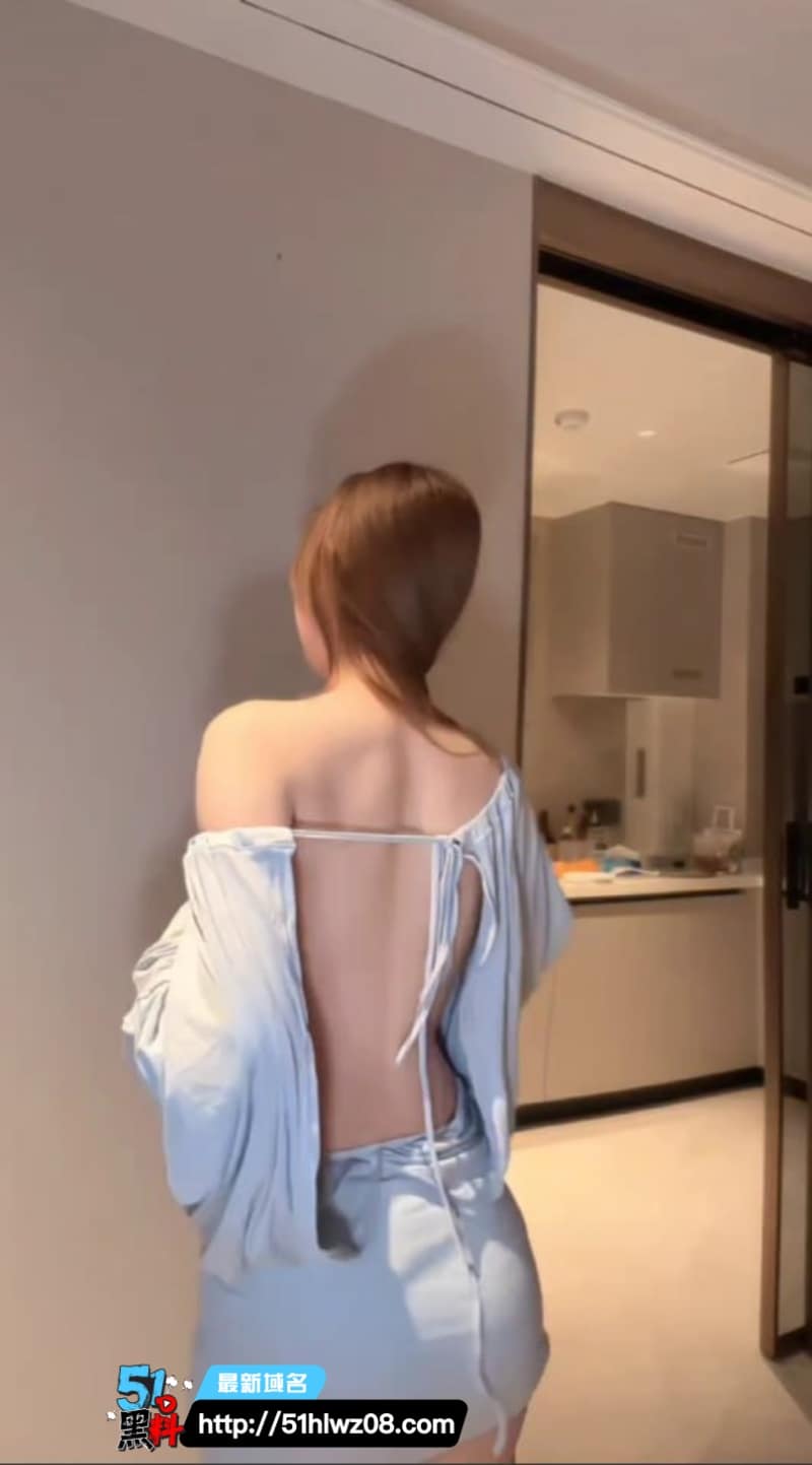 李梨涡游山恋后背摇真空上阵翘臀狂扭凹凸身材火辣炸屏 福利