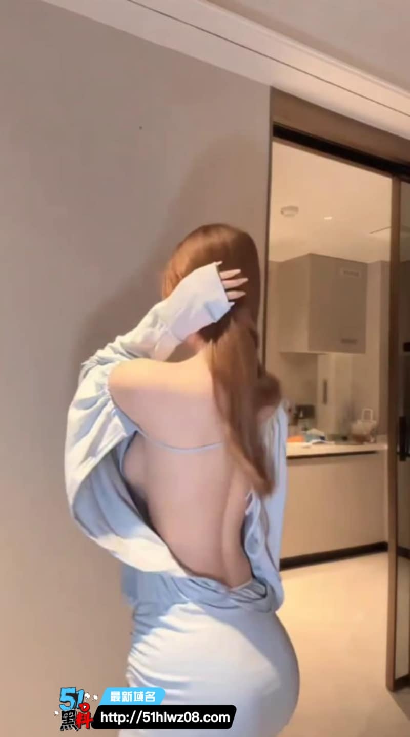 李梨涡游山恋后背摇真空上阵翘臀狂扭凹凸身材火辣炸屏 反差