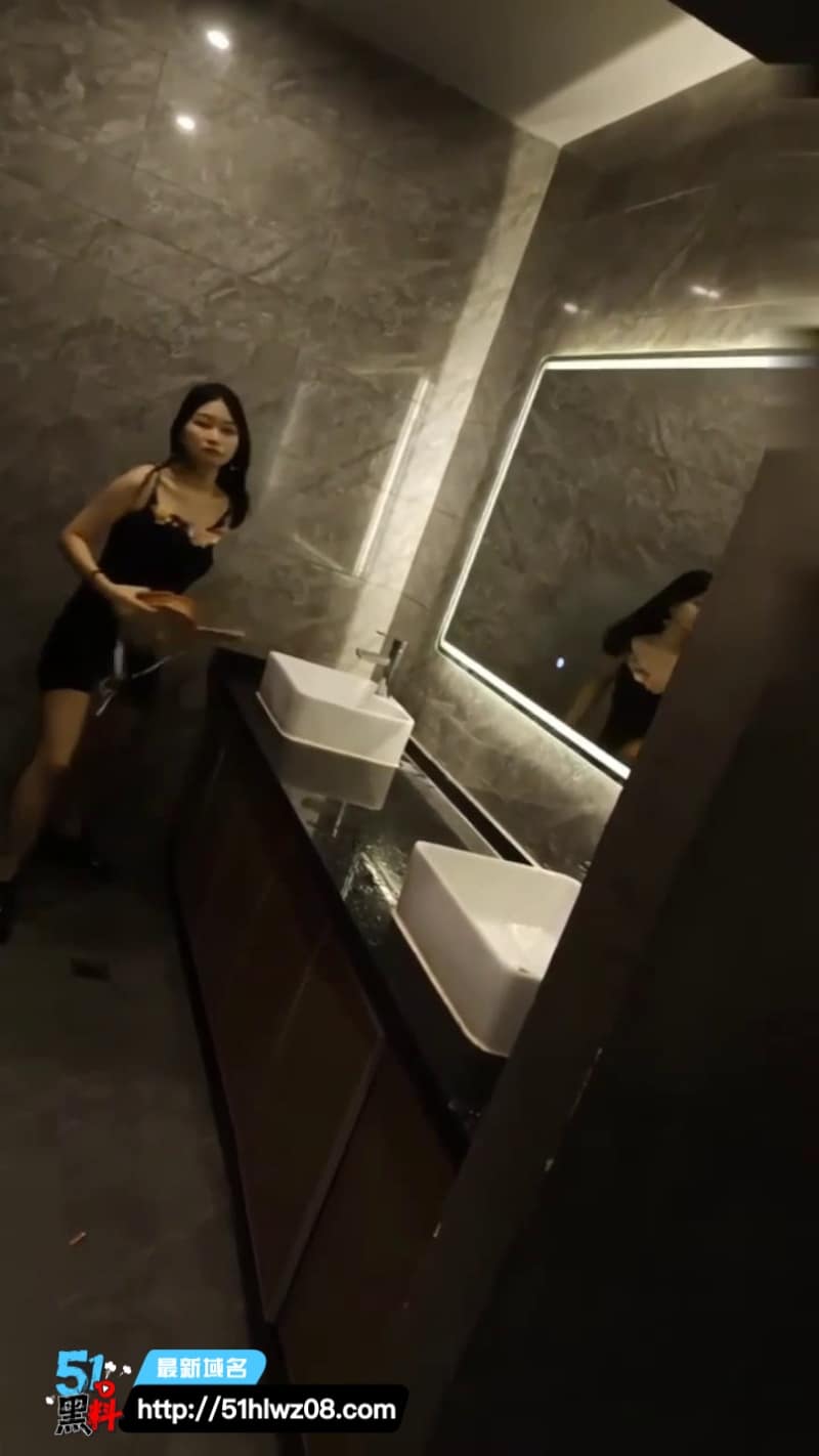 旗袍女神酒吧女厕私密流出丨看着优雅端庄私下竟然这么野 福利