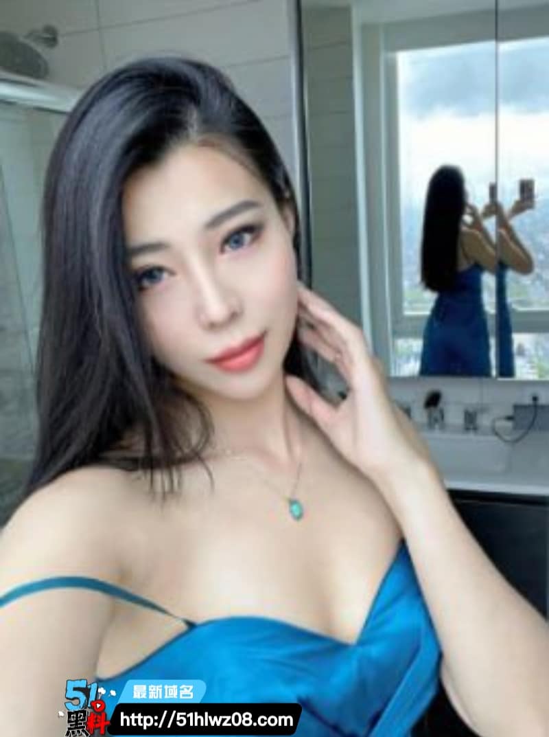 性感母亲黑丝高跟被儿子发现情趣套装双洞齐开无套爆菊 反差