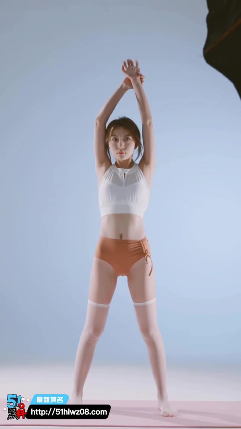 知世Contrology瑜伽裸舞被玩到眼神失控乳浪翻滚太顶了 美少女约拍