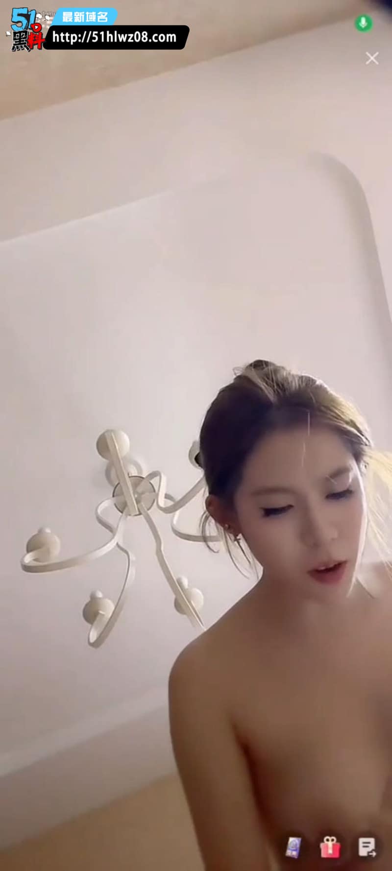 抖音主播露点闪现合集这波太顶了，各种故意走光反差直接拉满 完整视频在线播放