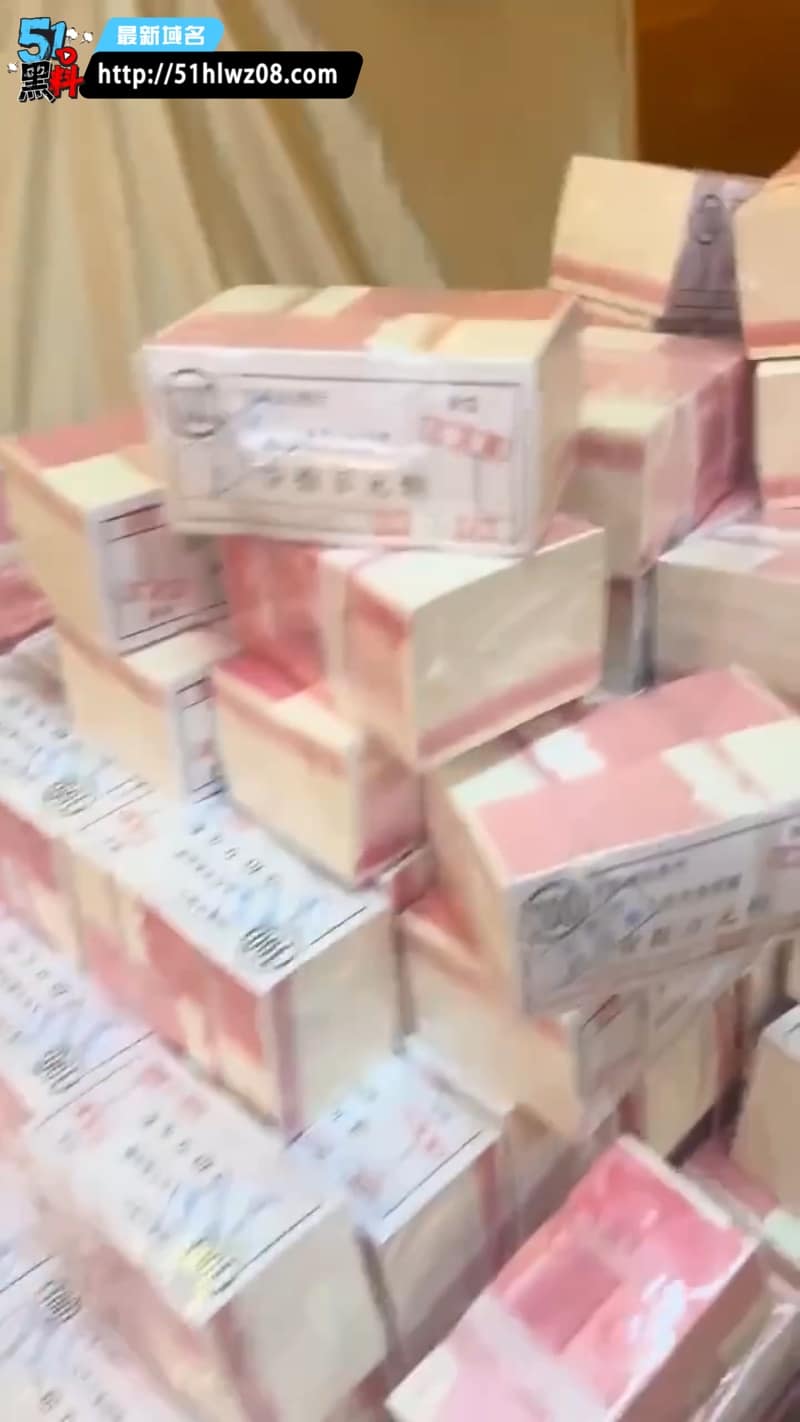 私人金库内幕曝光丨袁大头马蹄金堆成山，这财富级别太离谱 爆料