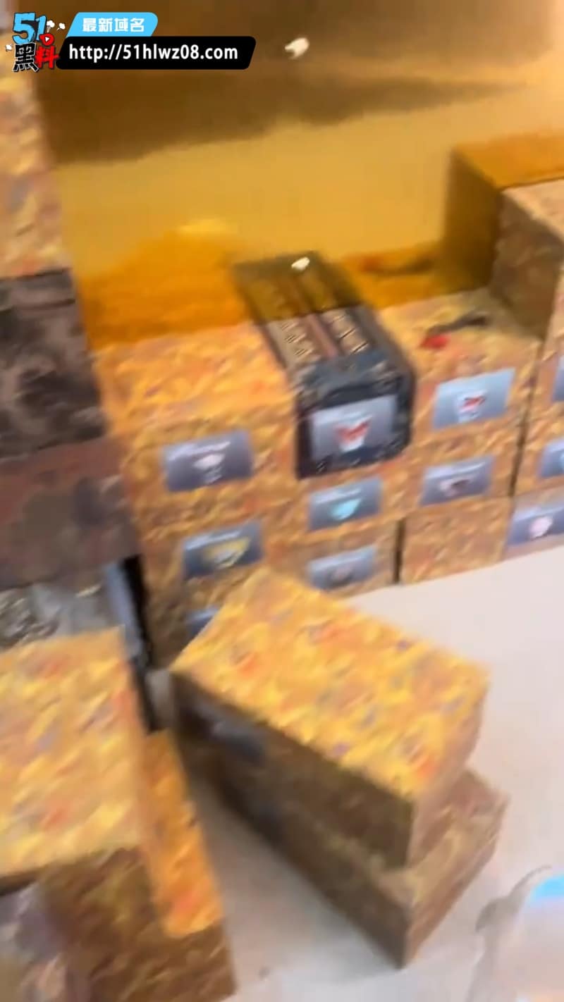 私人金库内幕曝光丨袁大头马蹄金堆成山，这财富级别太离谱 猎奇