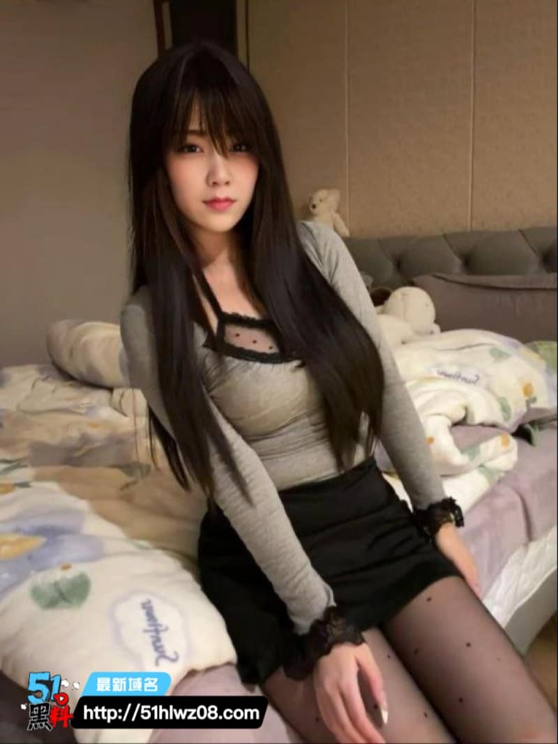 李晓楠这波自慰反差我是真没绷住，大一妹子戴眼镜也能这么顶 纯欲反差