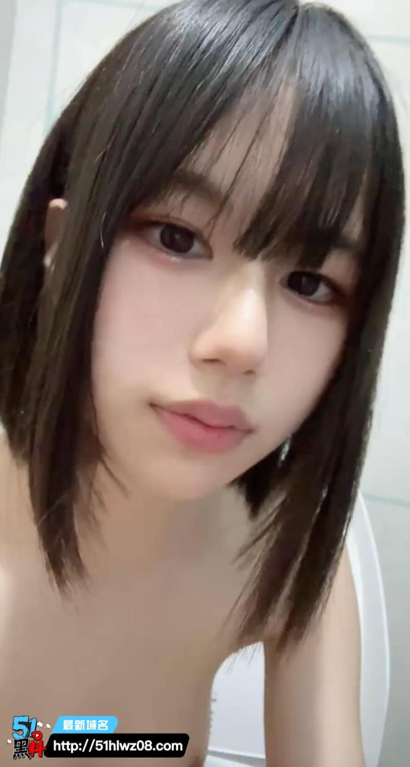 短发齐刘海清纯正妹被大神调教，这反差自拍揉胸我真没绷住 清纯反差