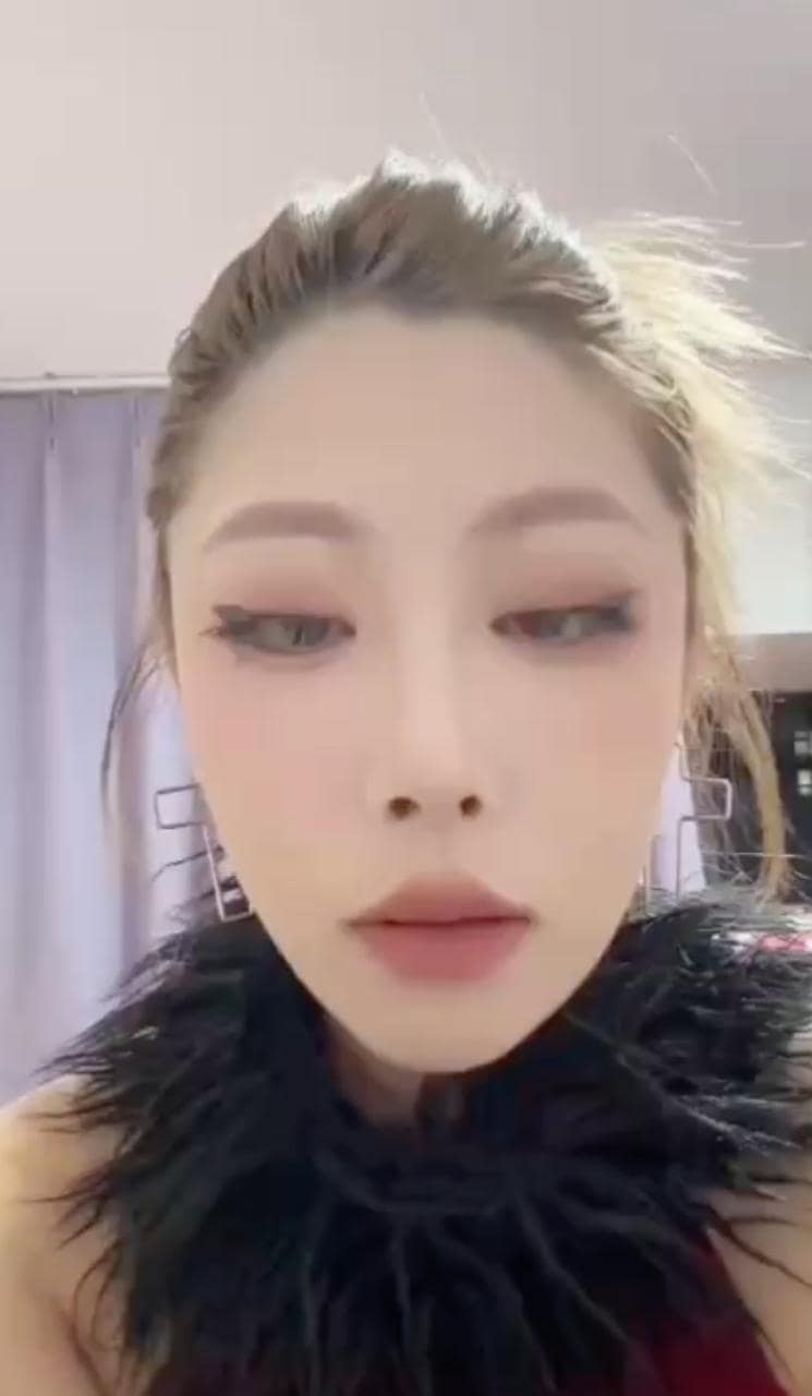 丁丁香私下玩这么野?清纯网红1v1视频流出反差太大 完整视频在线播放