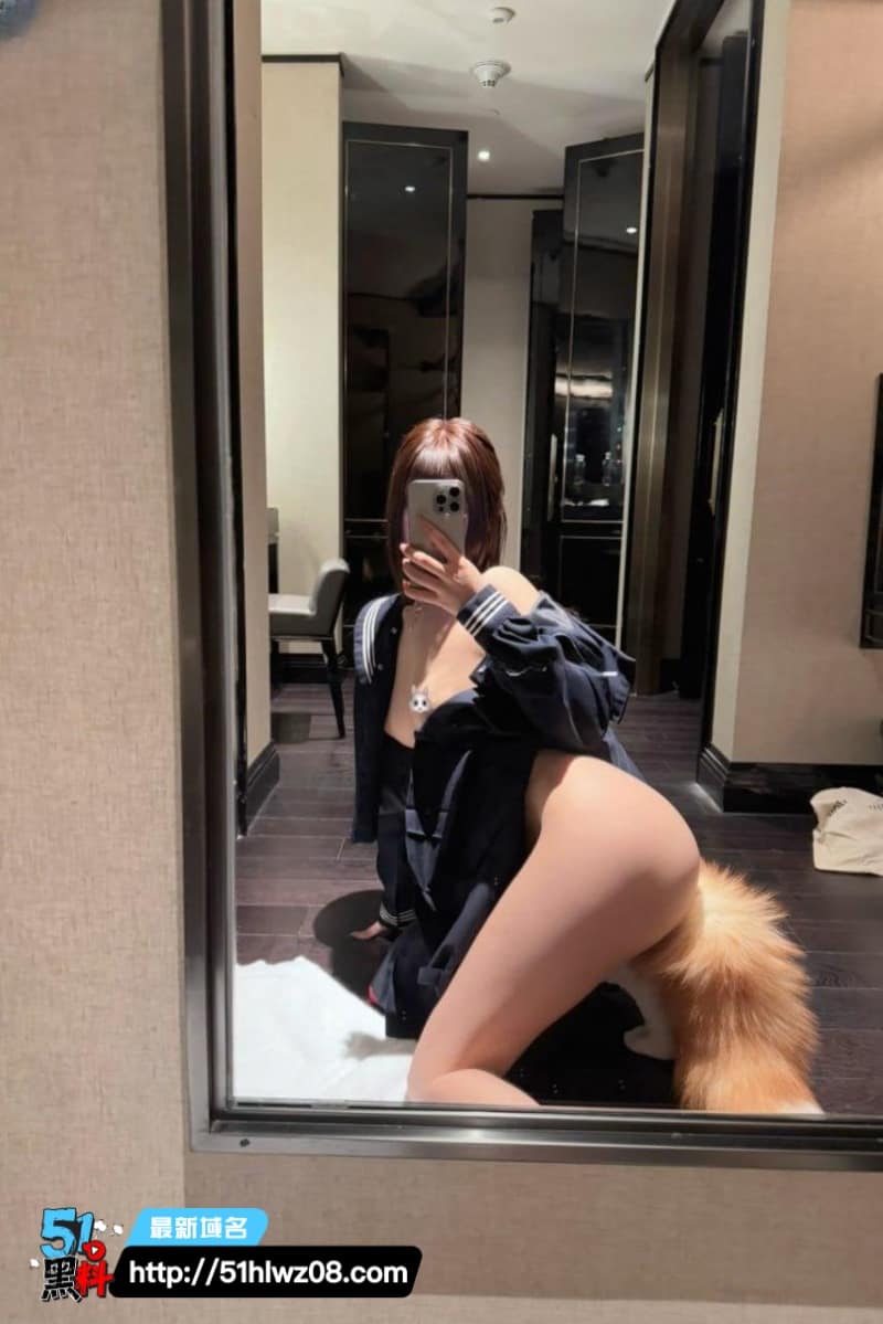 菠萝酱bkino瑶瑶这对孪生姐妹黑丝也太顶了，双倍快乐我单独分享给你 福利