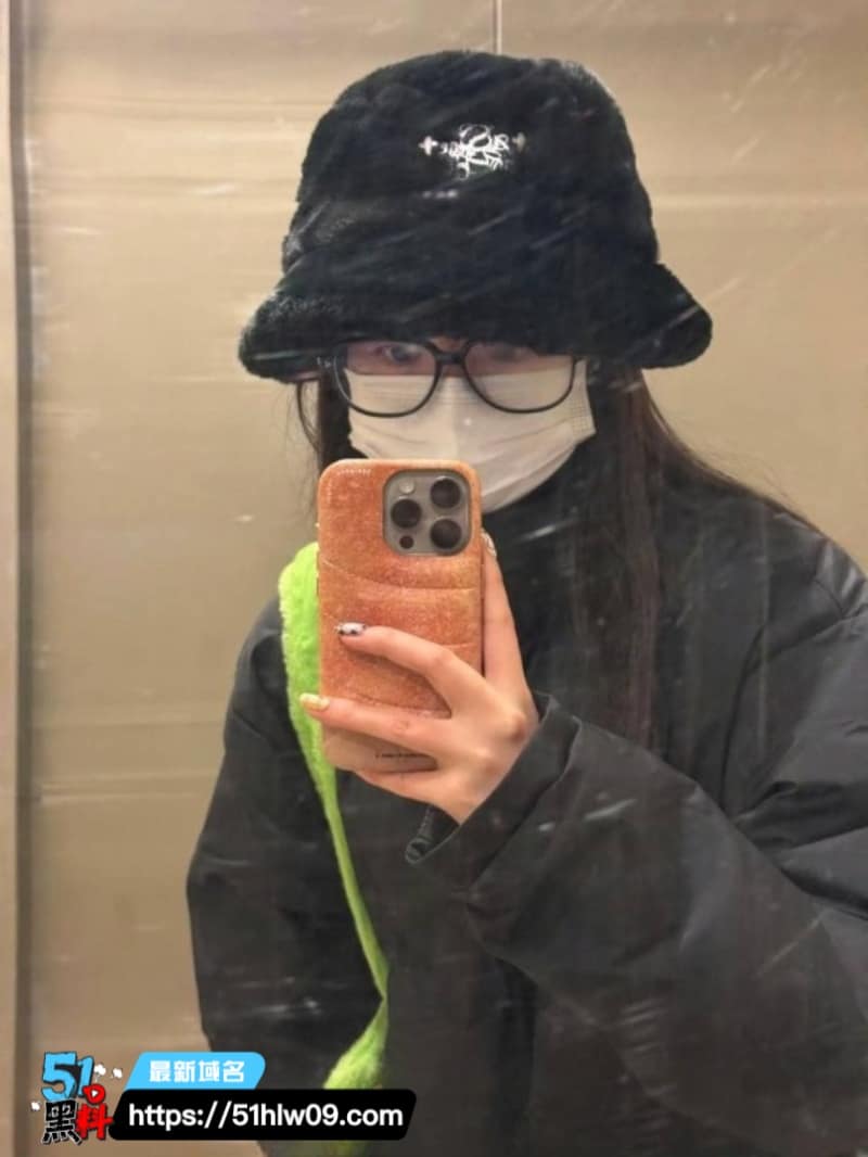 王奕瑾这波反差真绝了，浙工大班花劈腿被前任爆私密视频 浙江工商大学班花
