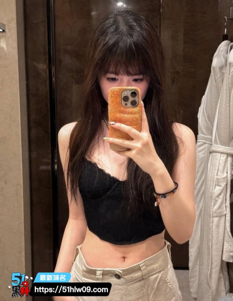 王奕瑾这波反差真绝了，浙工大班花劈腿被前任爆私密视频 反差眼镜妹