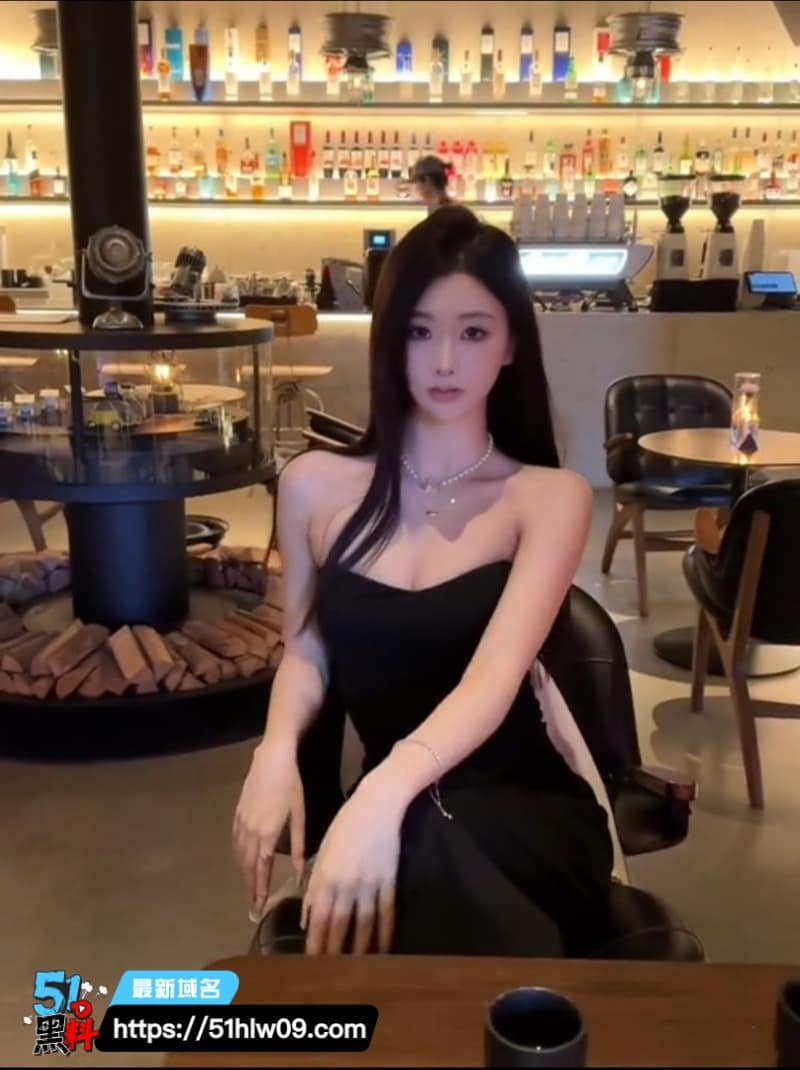 刘梓洁看着高冷清纯，私下被金主掐脖子猛干时反差也太大了
