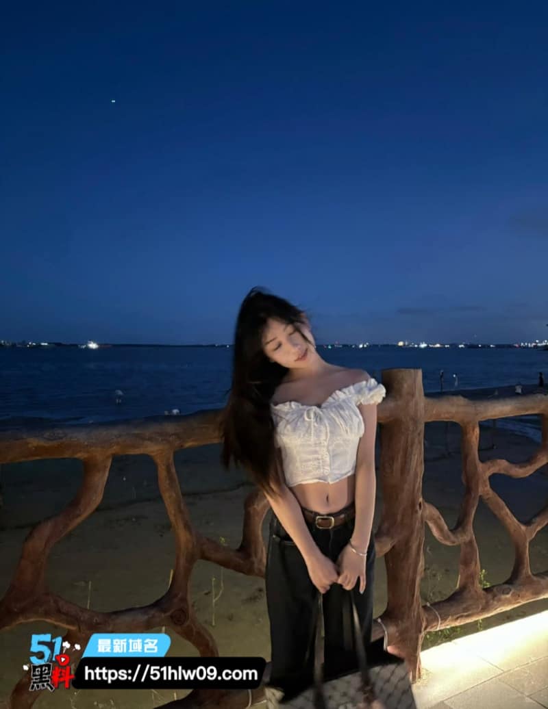 抖音甜妹直播间冷场，刷个华子约出见面的反差太绝 网红约炮