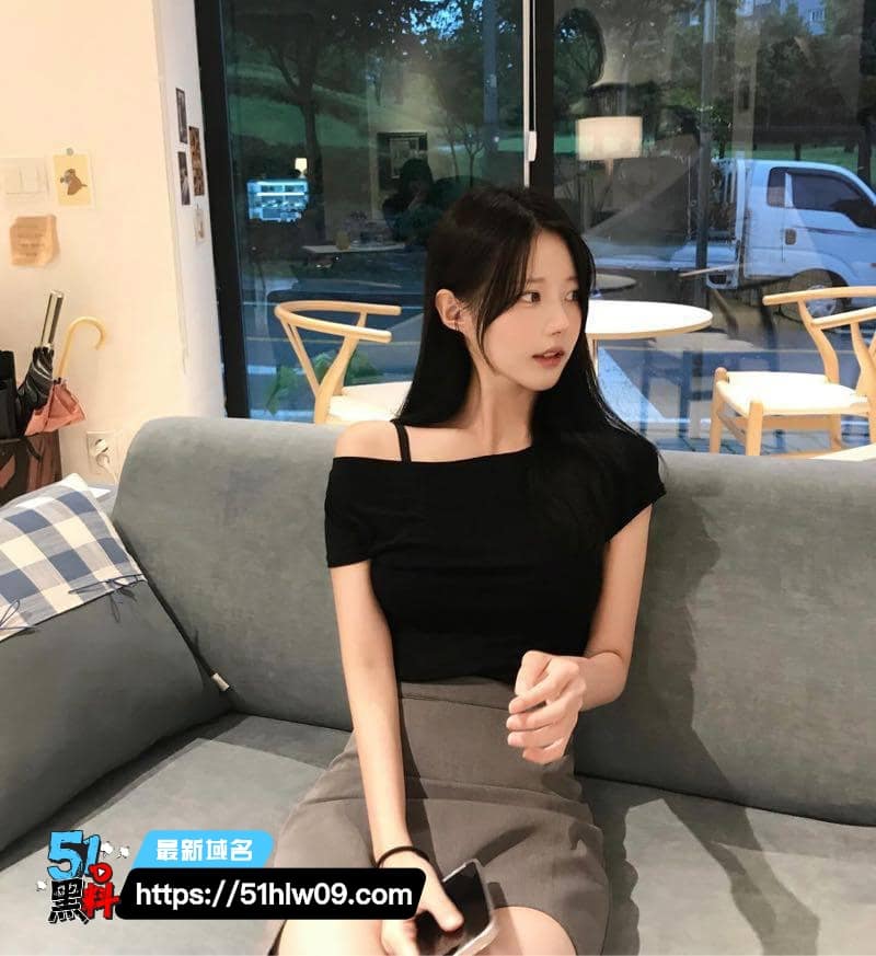 江南第一深情新作丨大四学妹看着清纯私下这么野，口技顶到深喉 口交视频