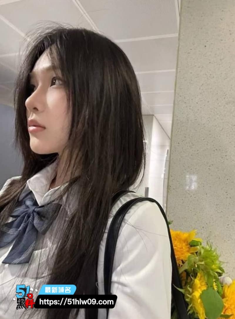 李娅清伴游反差实录白天巴黎街头摆拍晚上酒店跪趴榨精 网红爆料