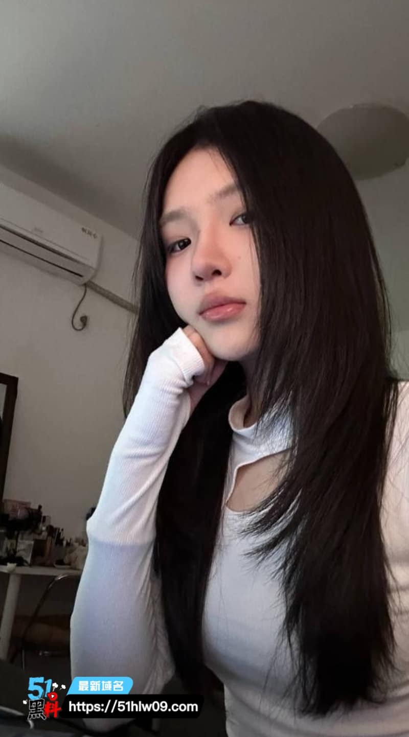 李娅清伴游反差实录白天巴黎街头摆拍晚上酒店跪趴榨精 福利