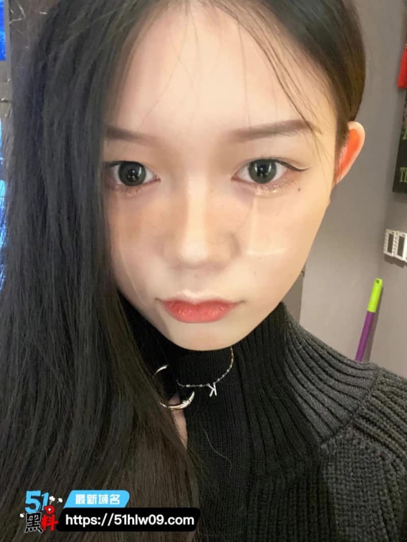 宁佳私拍视频刚流出丨哈医大眼镜女大深喉技术太顶 女大学生口交