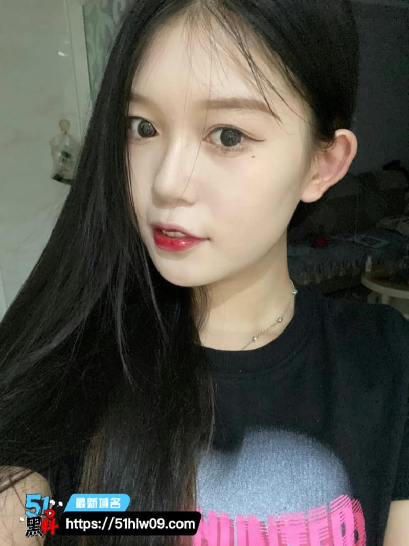 宁佳私拍视频刚流出丨哈医大眼镜女大深喉技术太顶 大学生