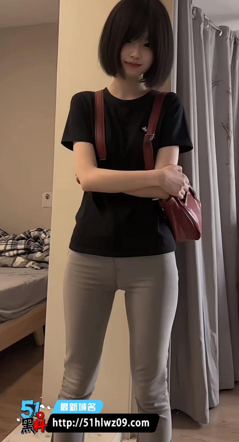 罗婷婷漫展JK装扮清纯得像初恋，私下被撩后反差大得惊人 巨乳反差