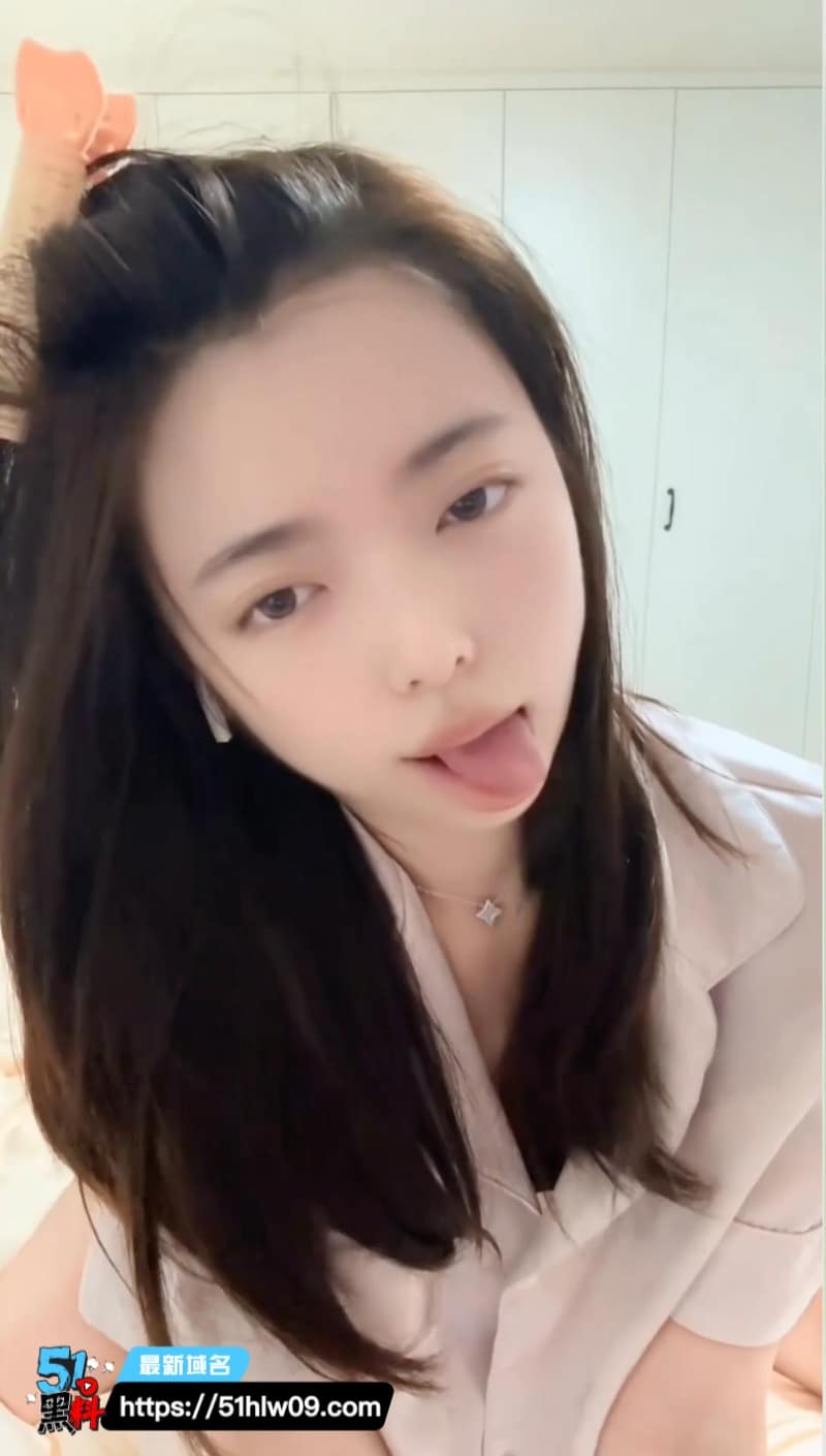 媮晚快手福利合集母狗装口球塞嘴自摸浪叫反差太猛 反差婊