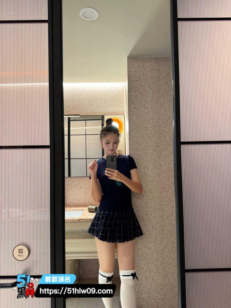 王嘉莹空乘学姐私下这么野丨175冷白皮在酒店被学长干到失控 反差爆料