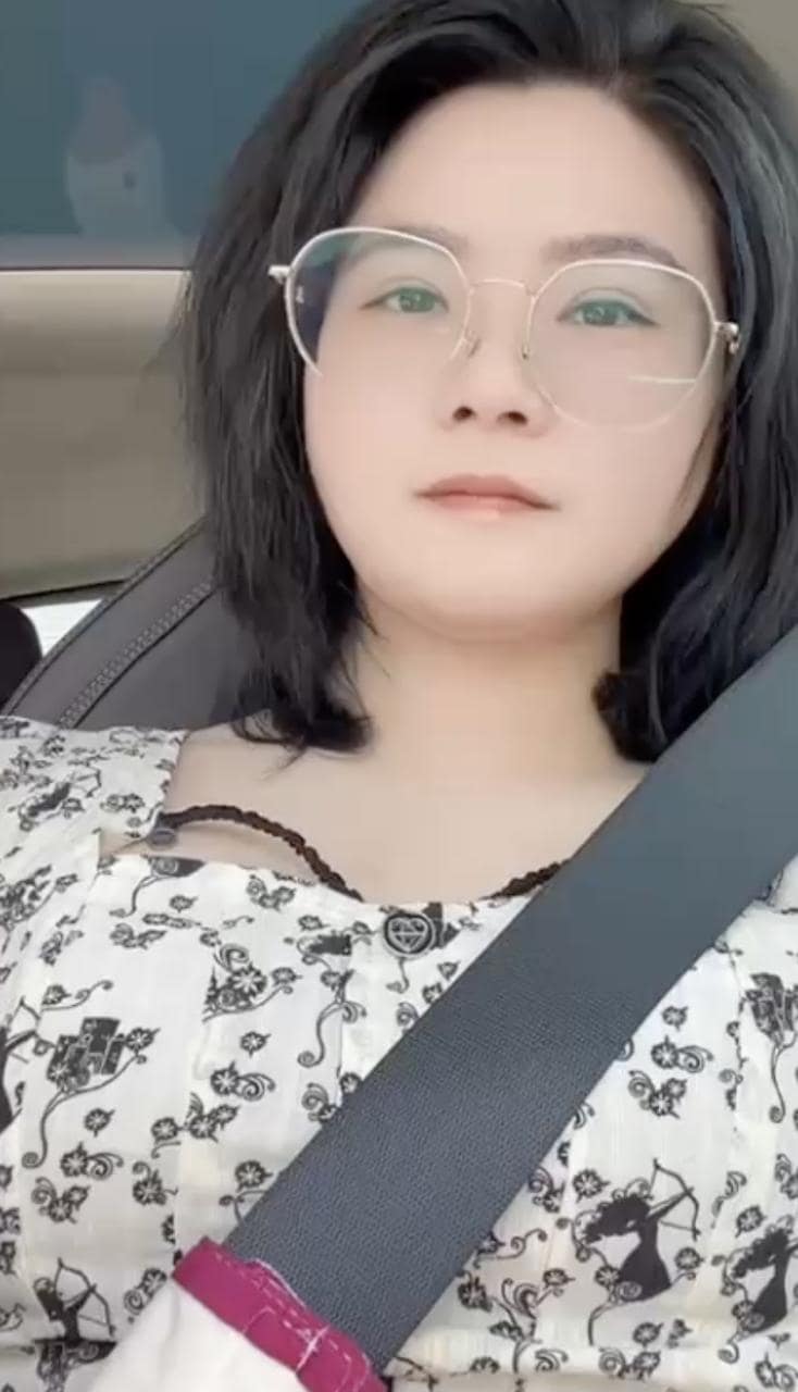 重庆少妇刚结婚就出轨健身教练,私下被猛男顶到浪叫喷水 完整视频在线播放
