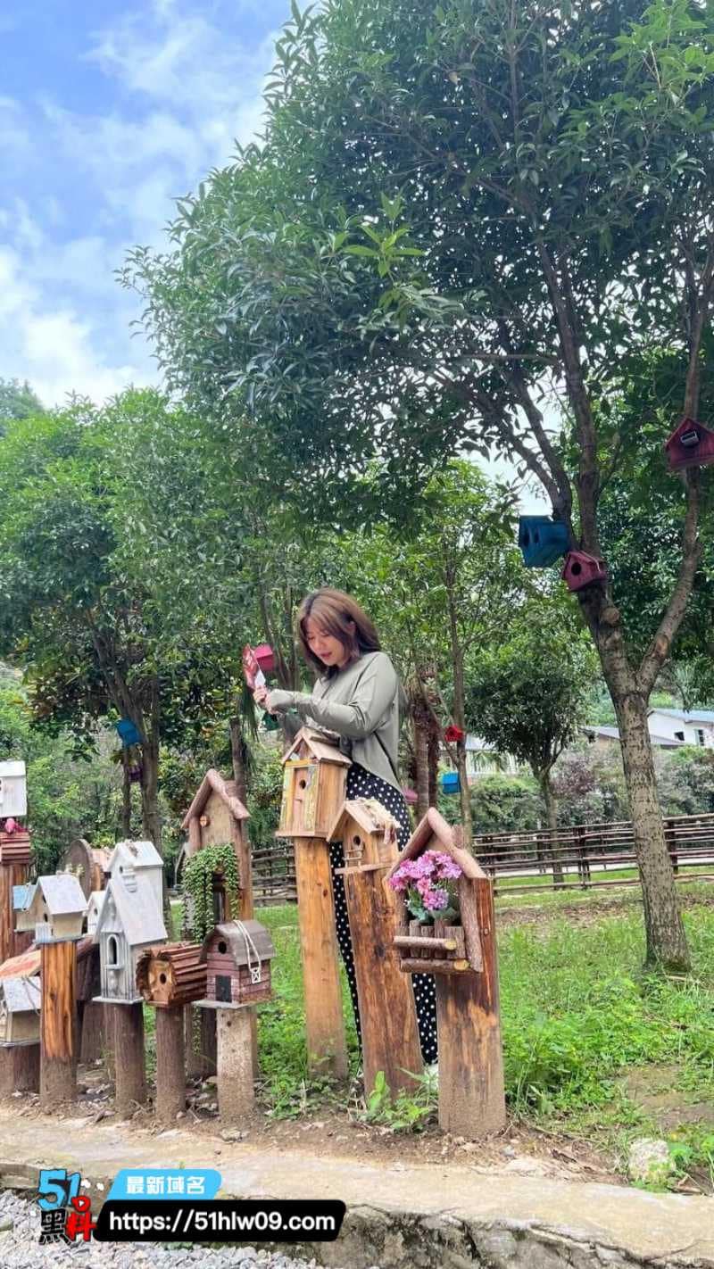 重庆少妇刚结婚就出轨健身教练，私下被猛男顶到浪叫喷水 猛男操熟女