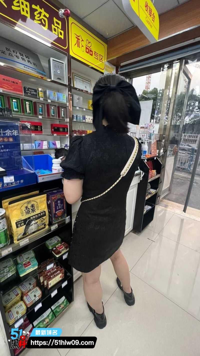 重庆少妇刚结婚就出轨健身教练，私下被猛男顶到浪叫喷水 熟女