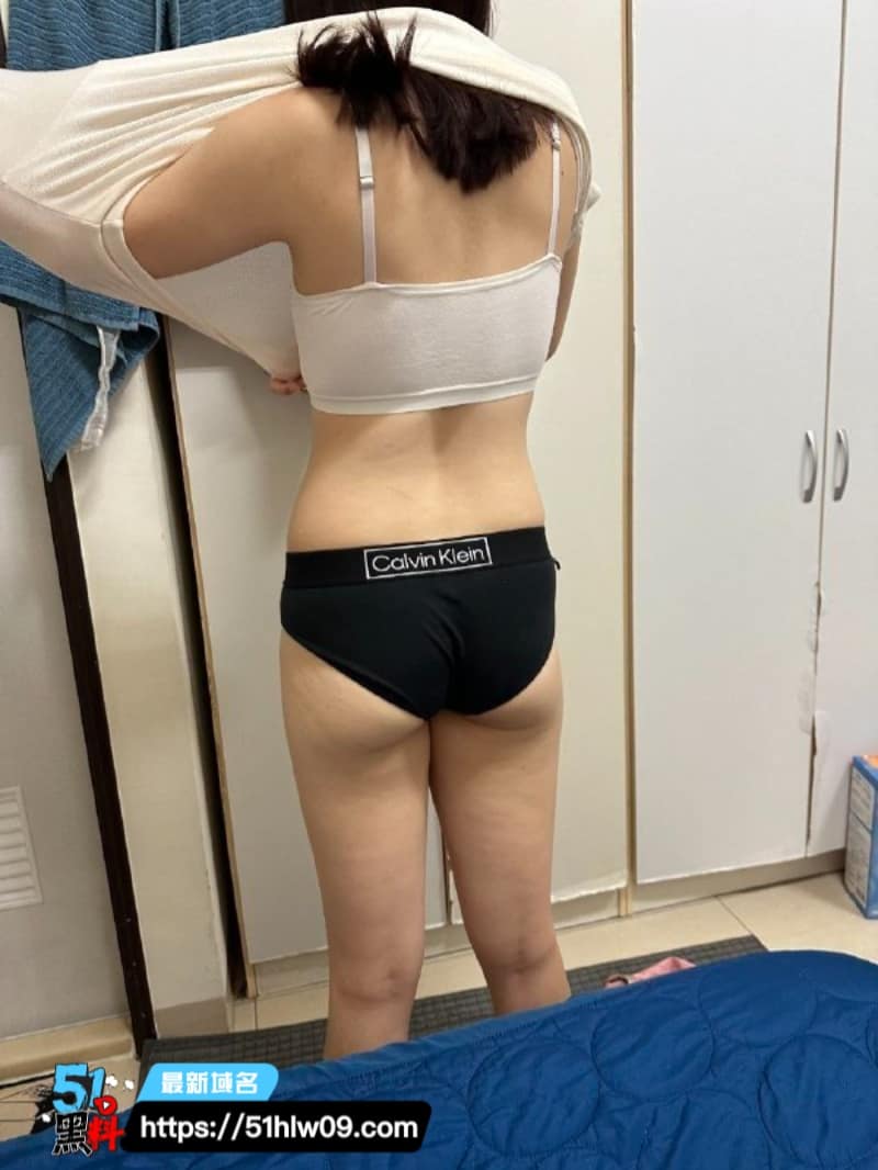 大学生情侣泄密丨看着脸蛋清纯乖巧，私下玩SM竟然这么野 爆料