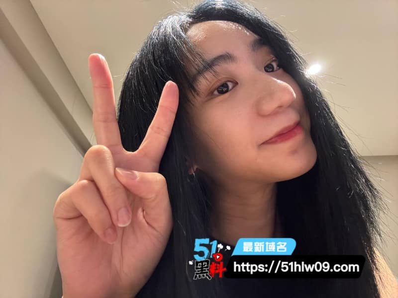 孙兰情看着温婉像个乖乖女，私下在酒店里玩得这么野 孙兰情视频