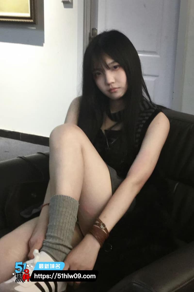 郑州李佳欣这反差真绝了，裸聊自慰到无套内射看得我直接愣住 福利
