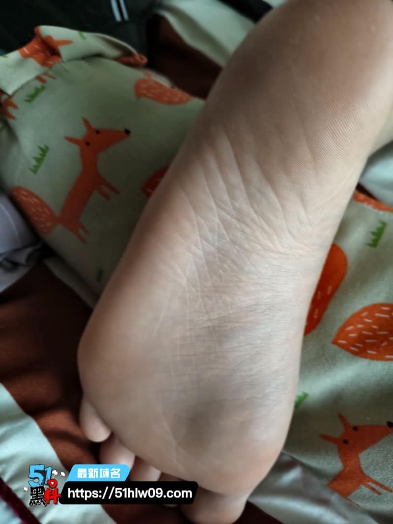 郑州李佳欣这反差真绝了，裸聊自慰到无套内射看得我直接愣住 自慰视频