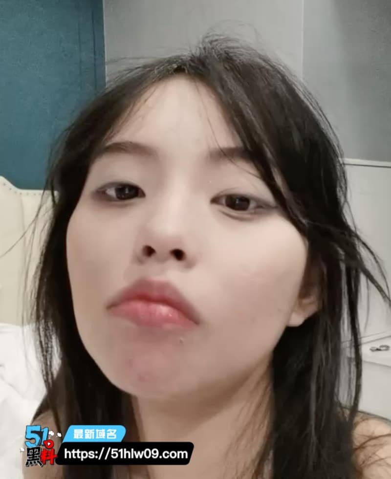 许珊珊这波自拍露脸视频太顶了，巨乳深喉那段我反反复复看了好几遍 爆料